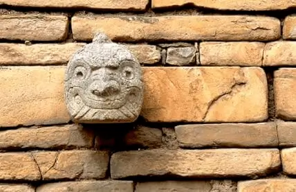 瓦拉斯，查文·德万塔尔