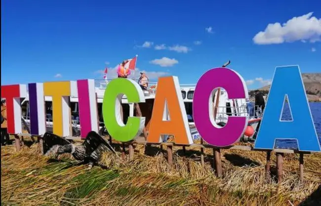 普诺出发的快船喀喀湖之旅